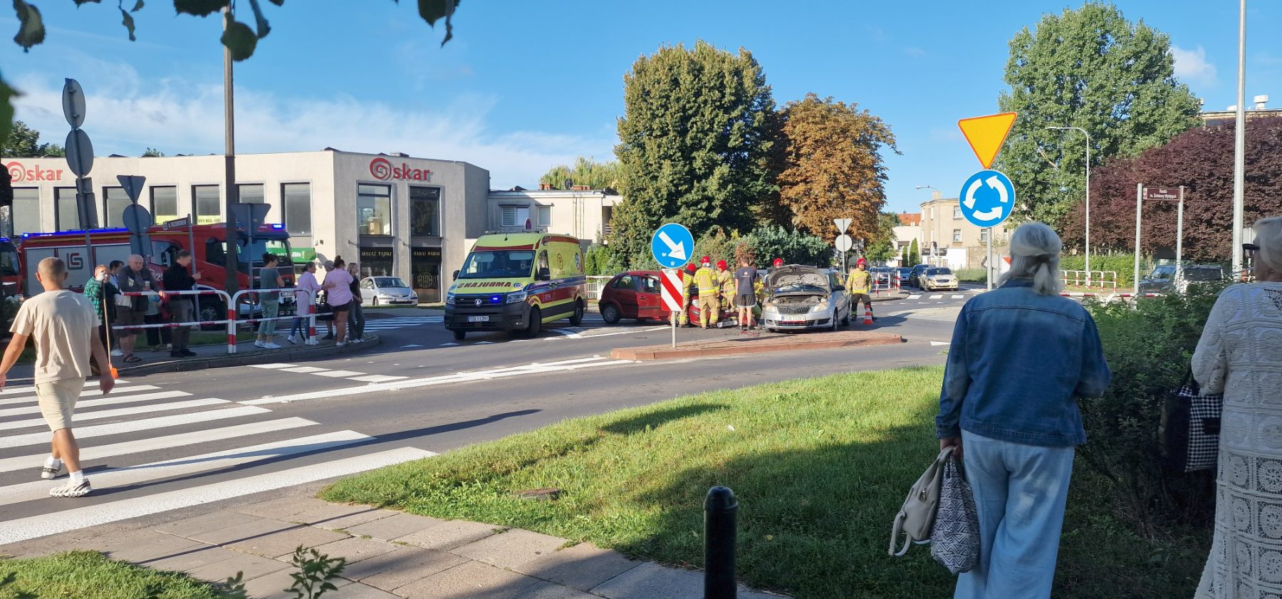 Zderzenie dwóch aut na Rondzie Żołnierzy Wyklętych. Utrudnienia na os. Tysiąclecia